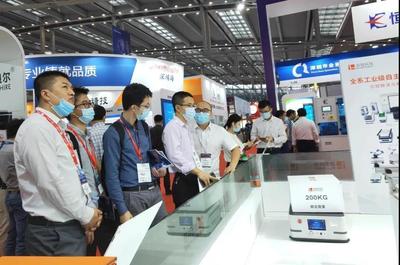 聚焦面板智造未來，迦智科技攜創(chuàng)新工業(yè)物流方案閃耀C-Touch